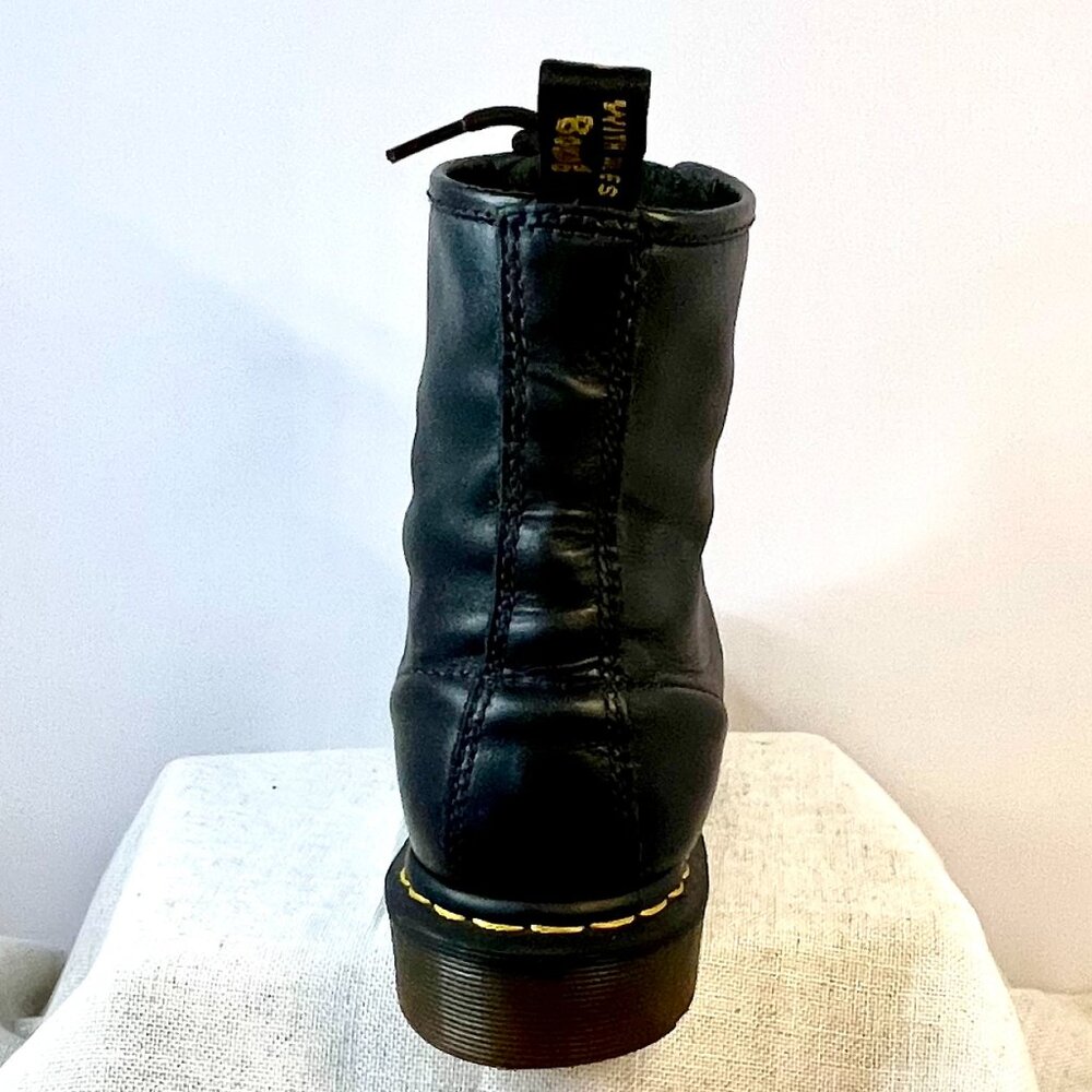 Dr. Martens 1460 Black Smooth Leather Combat Boots Iconic Yellow Stitch Size 8 - Picture 8 of 16